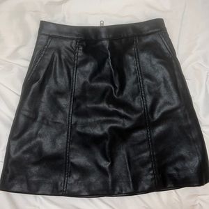 NWT trendy chic vegan faux black leather mini skirt size 2